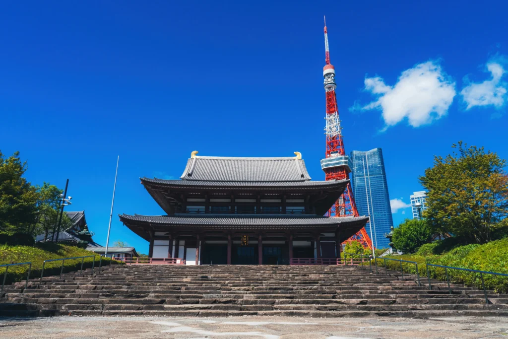Le Temple Zojo-ji proche de la Tour de Tokyo